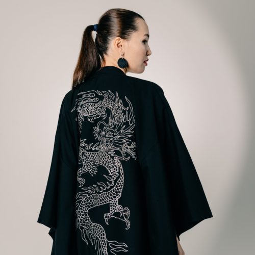 черное кимоно