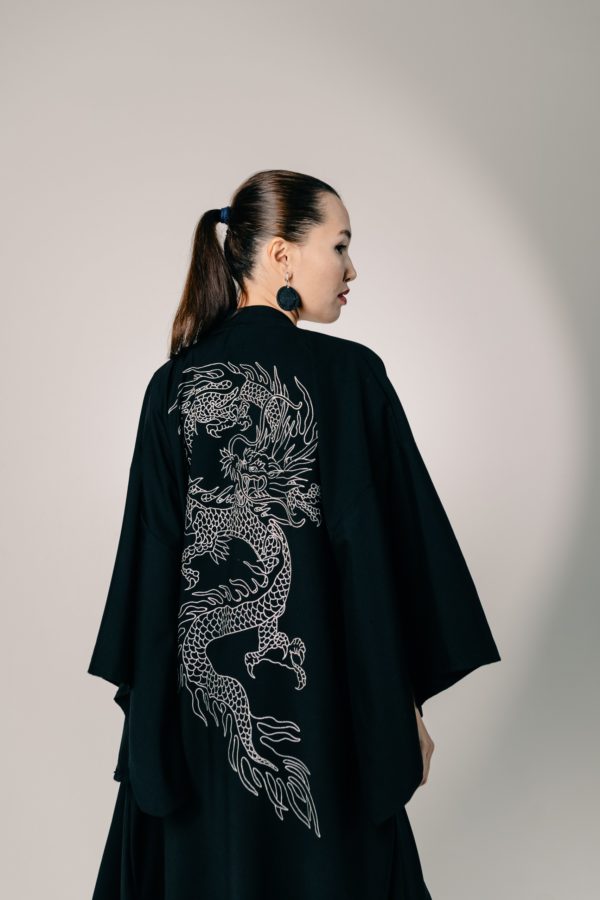 черное кимоно